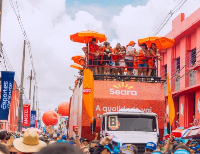 Seara leva trio elétrico e estrutura de churrasco ao Galo da Madrugada