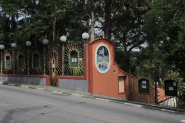 Rede Cultural Beija-Flor leva jovens de comunidades ao ensino superior com projeto Meninas Valentes